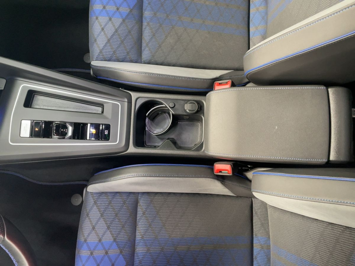 Golf VIII R 2.0 TSI DSG 4M DCC LED-Matrix 