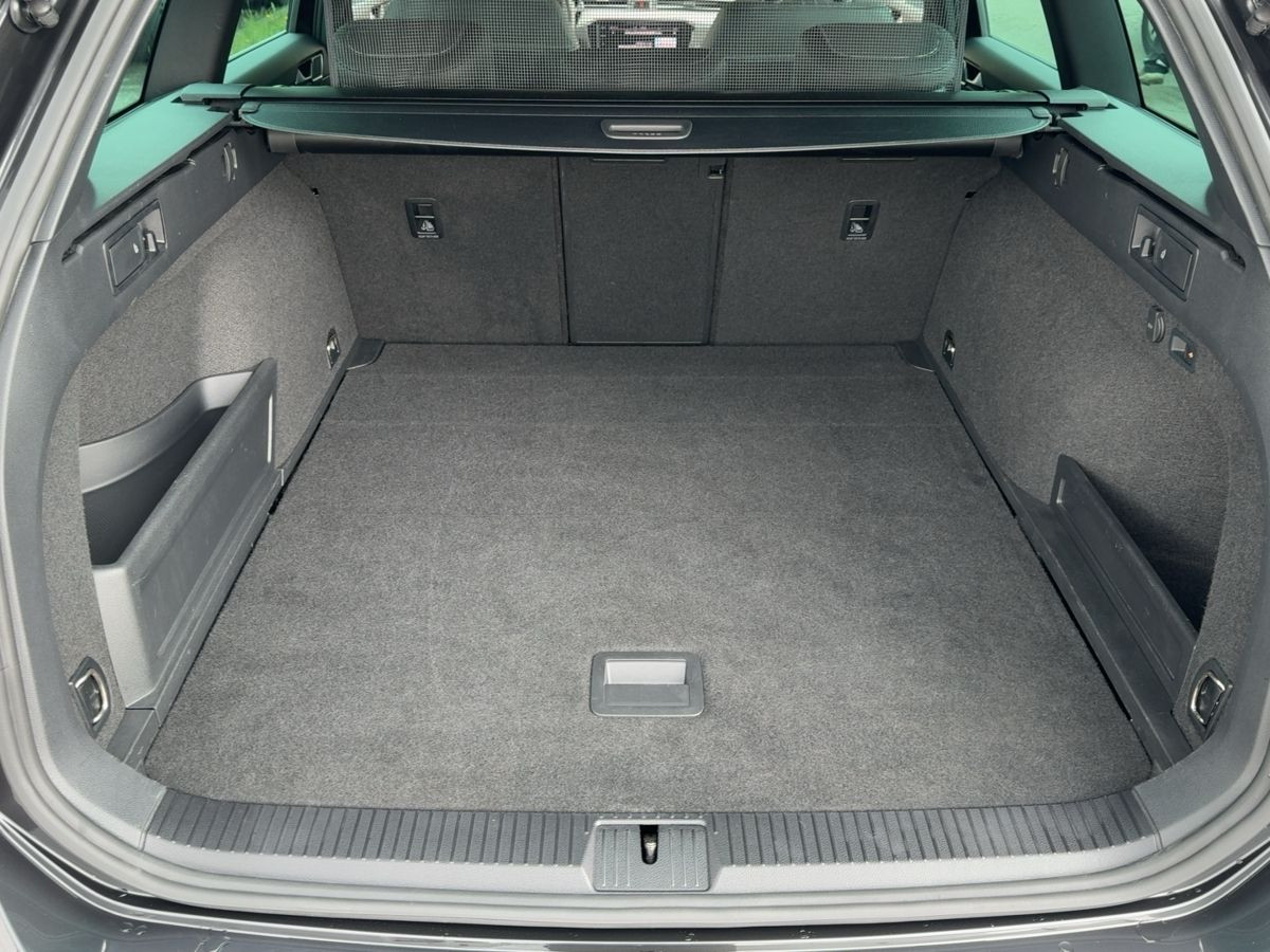 Passat Variant ALLTRACK 2.0 TDI DSG 4M AHK ACC Standh. LED-Matrix Navi ergo Kamera