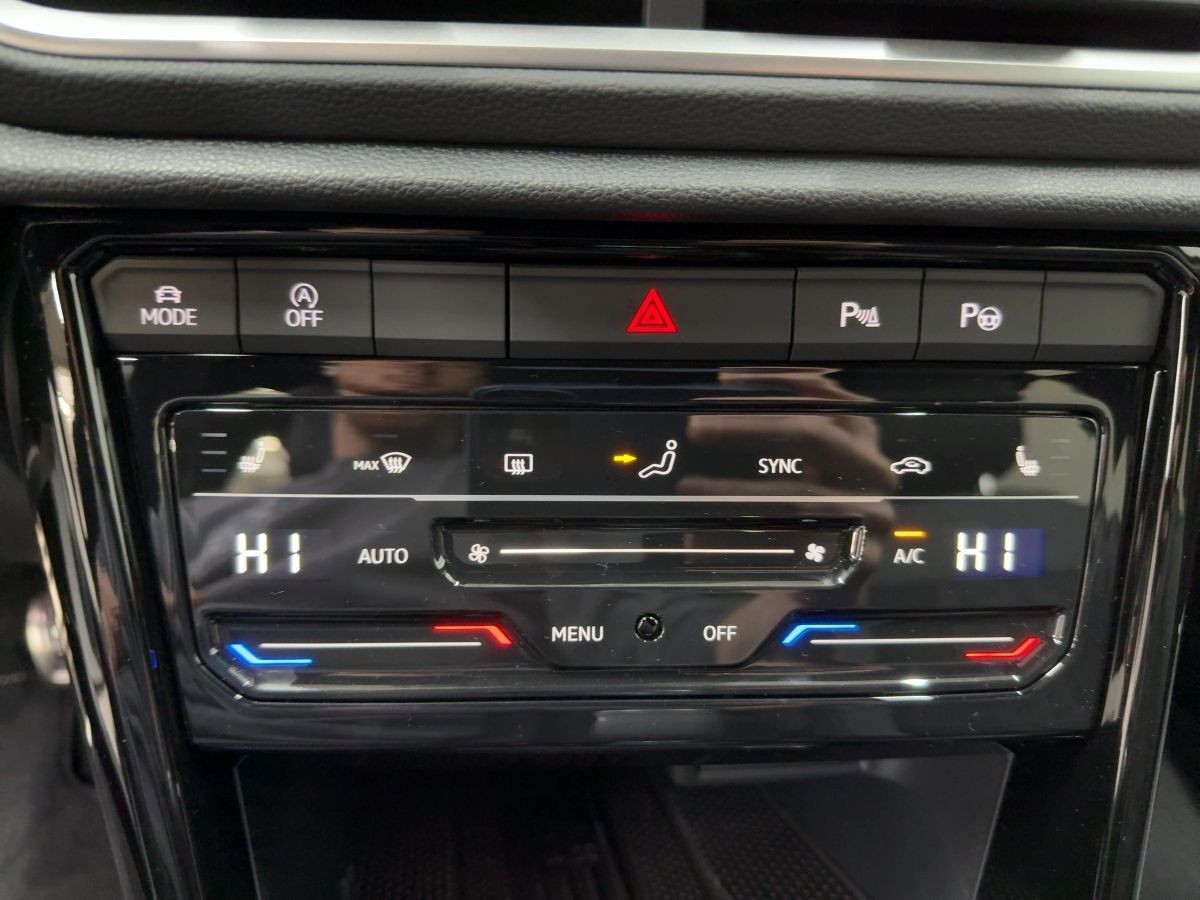 T-Roc R-Line 1.5 TSI 110 kW 6-Gang LED Kamera