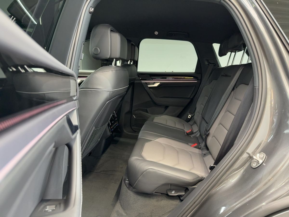 Touareg R-Line 3.0 TDI 4MOTION 210 kW 8-Gang-DSG