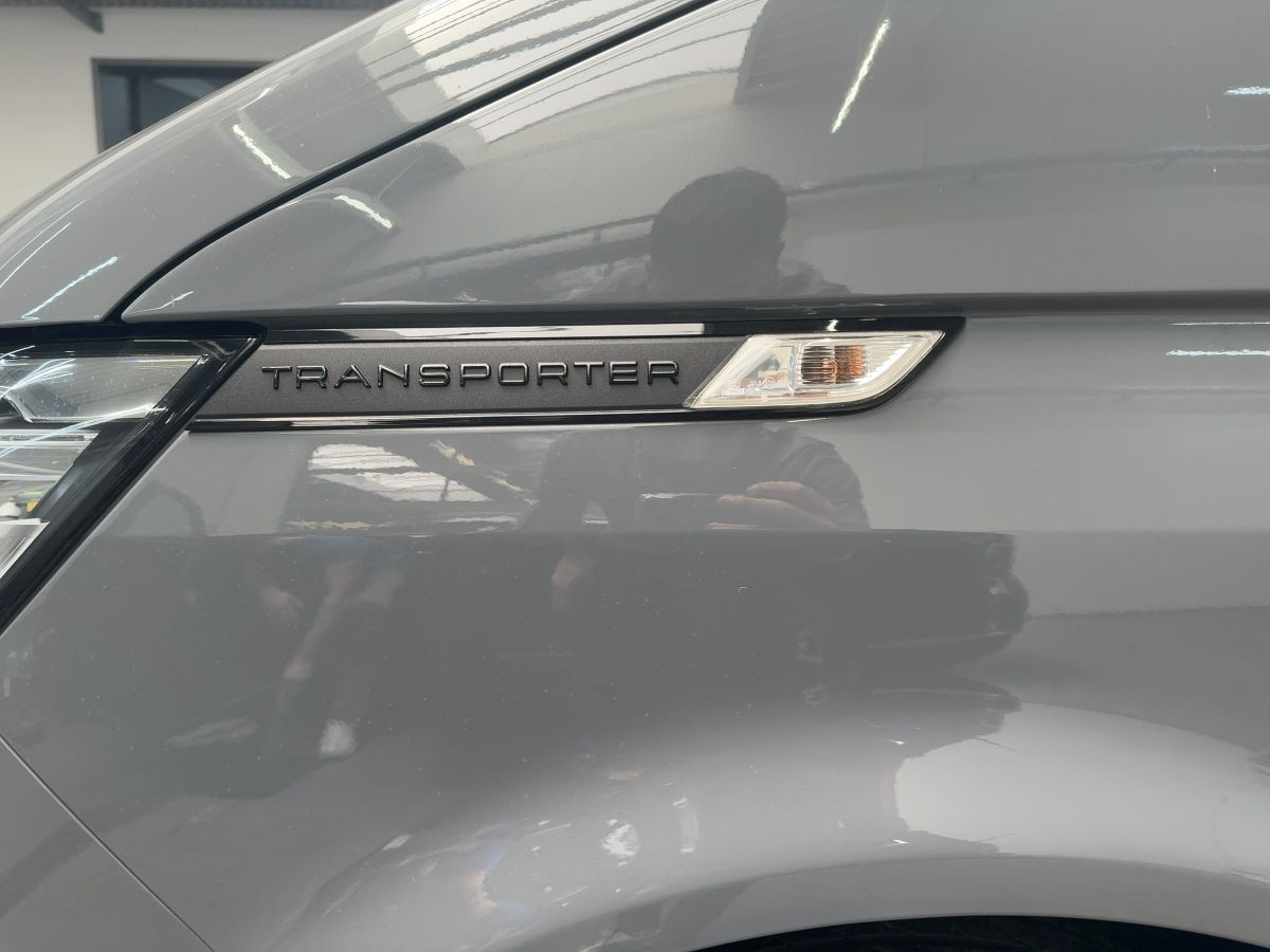Transporter Kombi T6.1 2.0 TDI DSG 4M 9-Sitze AHK ACC Navi LED Standh. Lane Ass. Bluet. Si